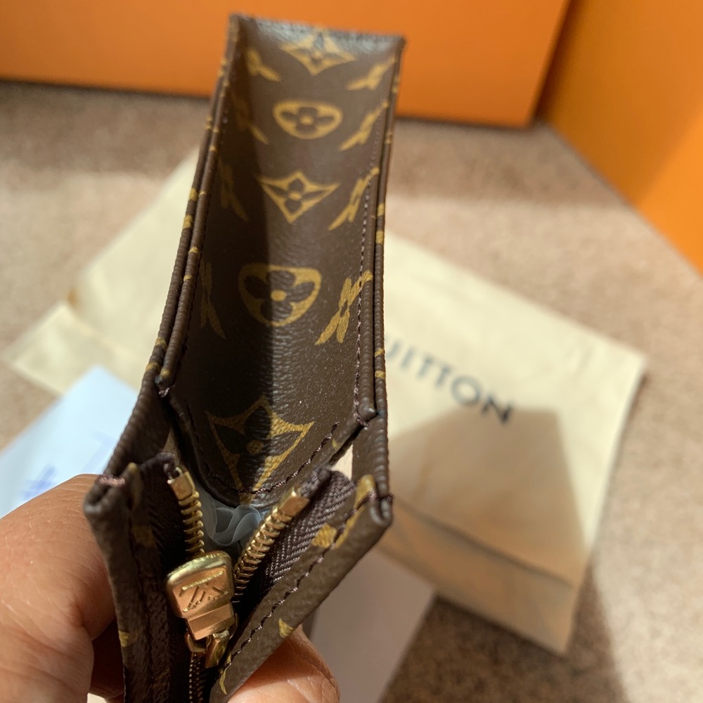 Toiletry 26 - Picture 5 of 6